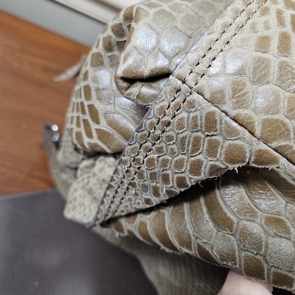 Hotic Very Nice Very Thick Leather Two Ways Shoulder Cross body Bag - Picture 8 of 12